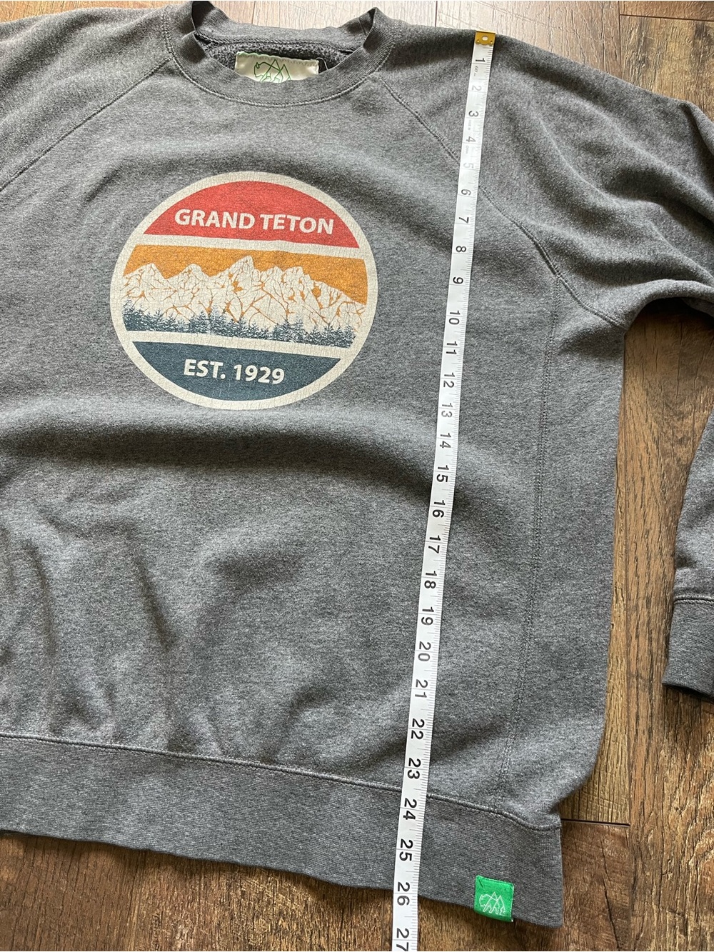 Grand Teton circle Wild Tribute Crewneck sweatshirt size large - Picture 7 of 11
